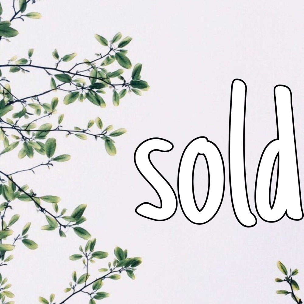 ✧・゚: *✧・゚:* sold - Picture 1 of 1